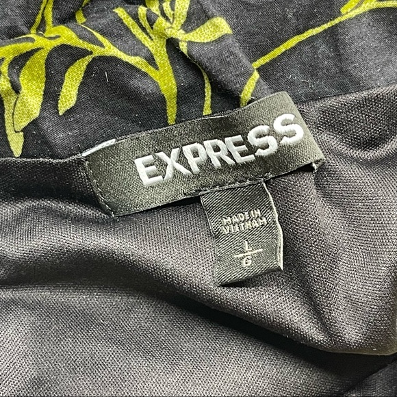 EXPRESS BLACK FLORAL SPAGHETTI STRAP FIT & FLARE DRESS - Picture 5 of 5